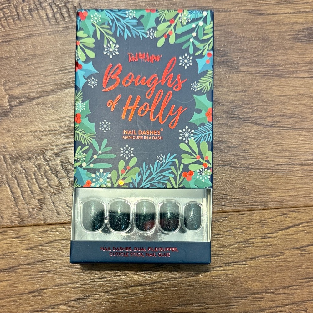 Red Aspen Boughs of Holly Nail Dashes